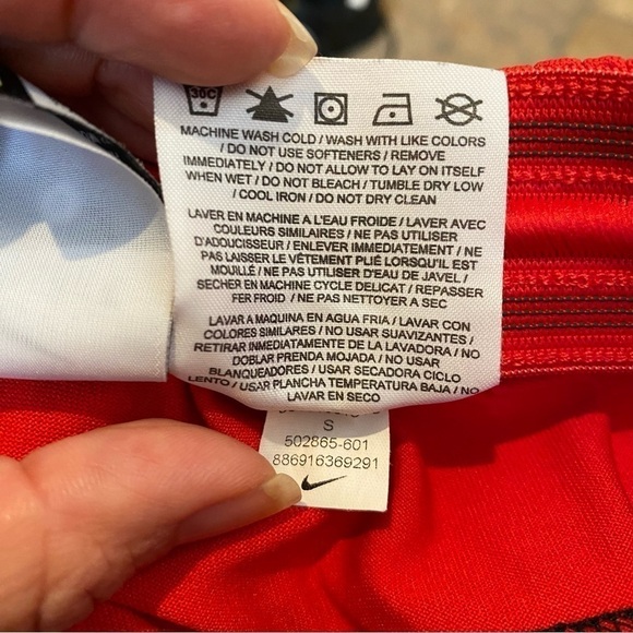 NIKE Men Red Dri Fit Athletic Shorts Size Small - Picture 7 of 7
